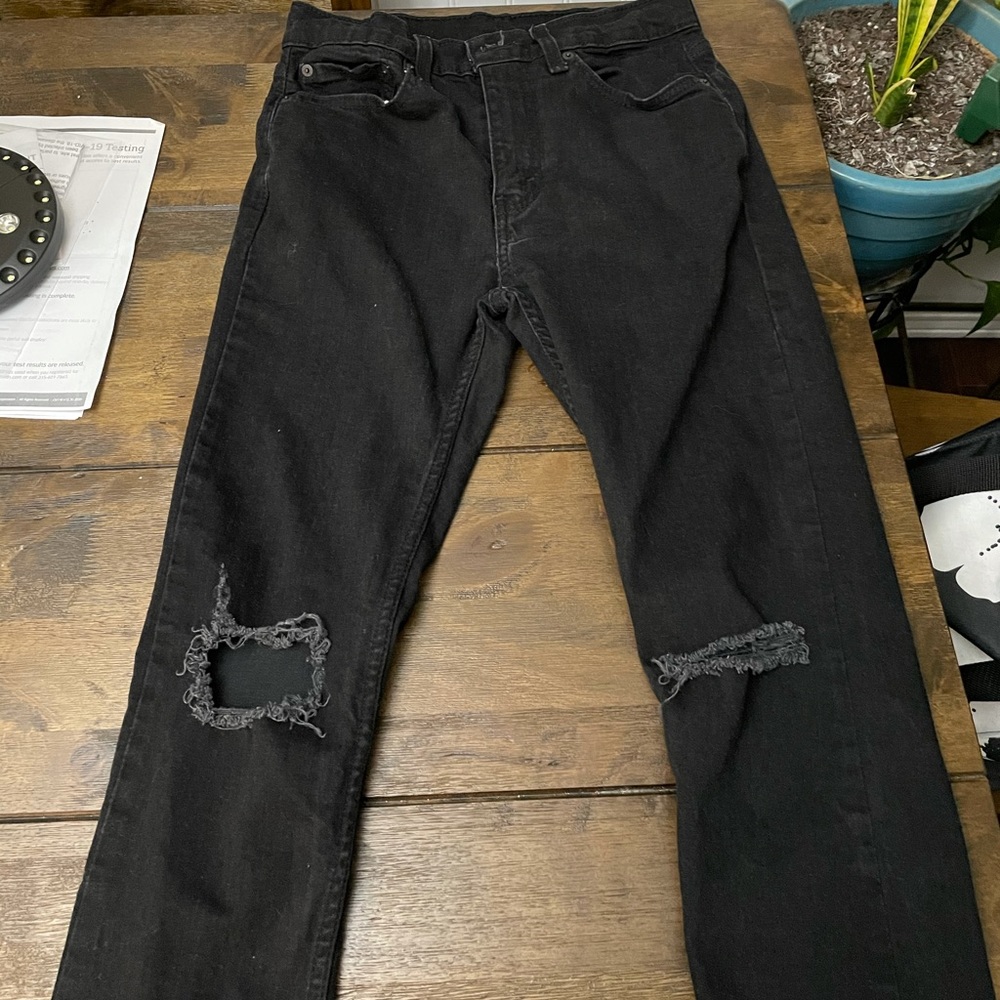 Levi’s 510 31x30 Ripped Jeans